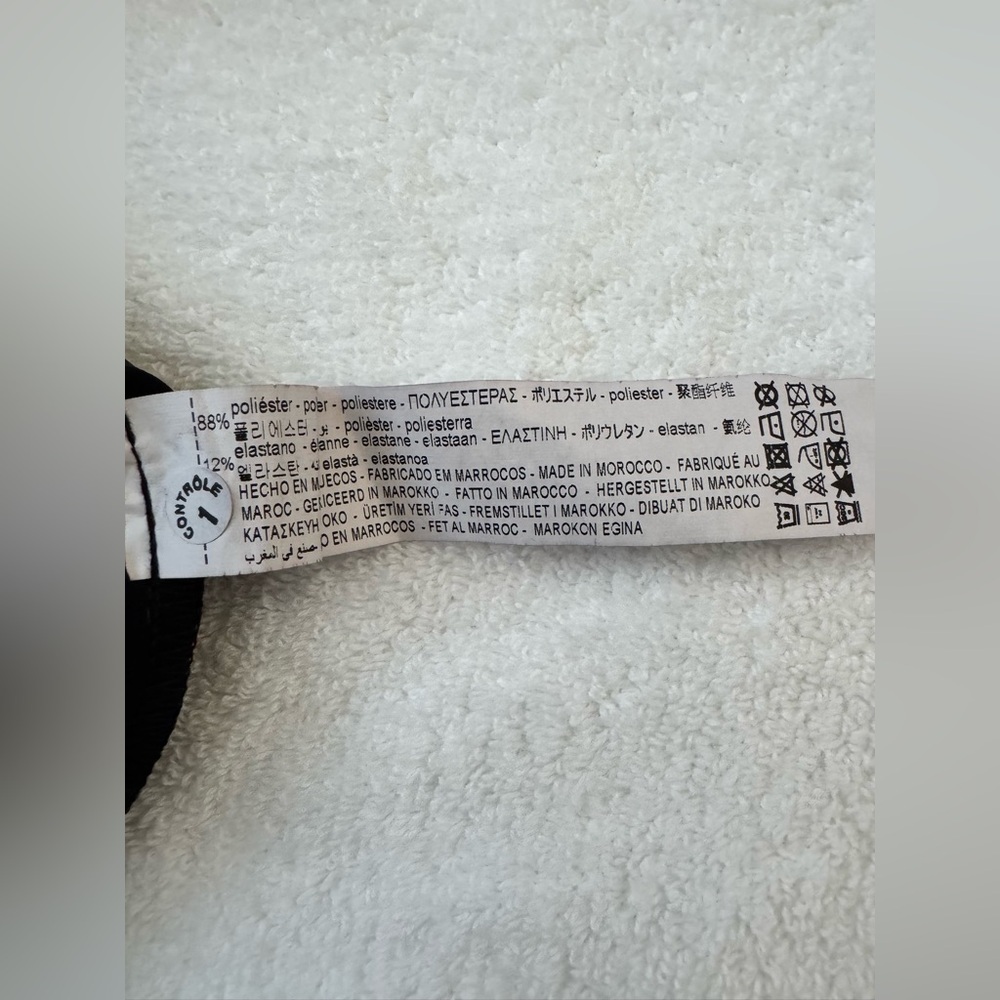 Zara Zip-Front Dress Black Solid
Sleeveless Sheath Front Slit Stretch
Size M - Picture 15 of 15